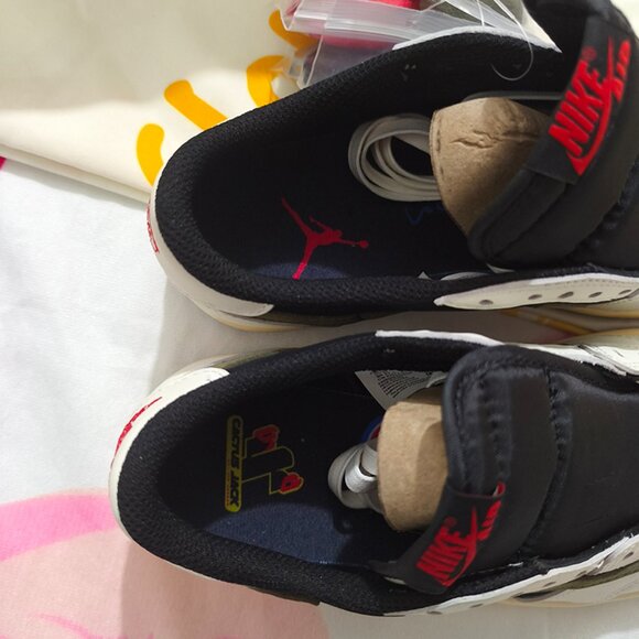 Nike Black And Green Olive Retro Basketball Shoes - Picture 4 of 8